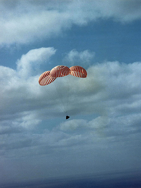 Apollo parachutes